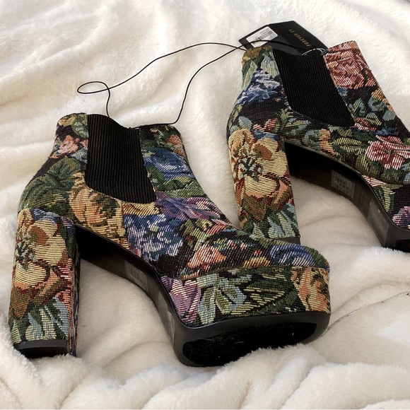 New Floral platform boots size 10 - Picture 2 of 13
